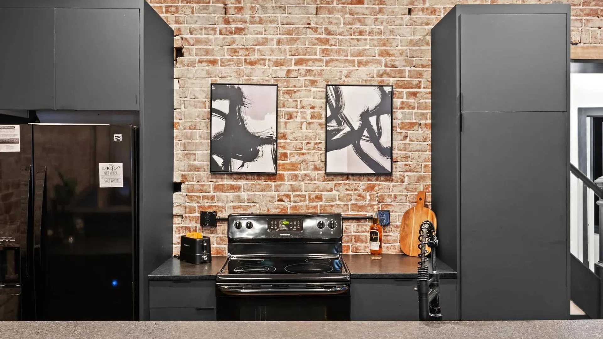 Unique Black Home In The Heart Of Shelby Park Луисвилл 0*,  США